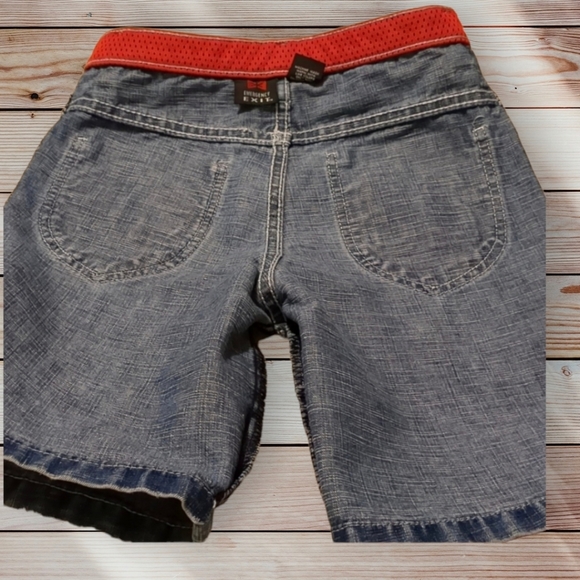 Chicago bulls 23 denim shorts size 6 made by emergency exit unisex - Picture 14 of 14
